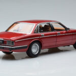 Jaguar XJ6 XJ40 Flamenco Rot Almost Real 1:18 - image 3 of 11