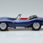 Jaguar XKSS Blau AUTOart 1:18 - image 5 of 9