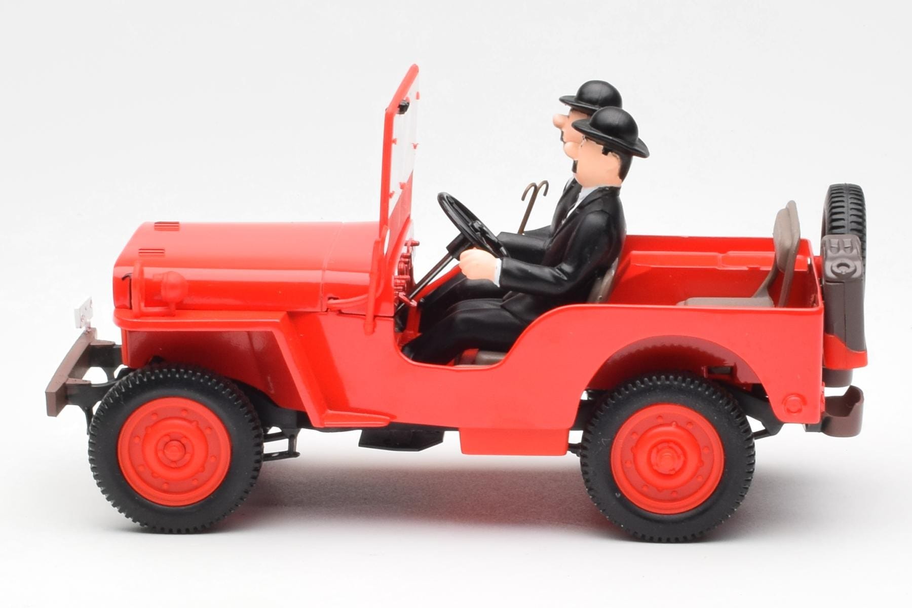 Jeep Willys Tintin 2 Figuren UT Models 1:18 180150000 Druckguss — Bild 3 von 6