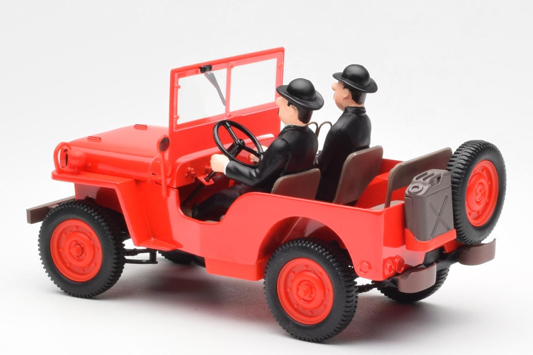 Jeep Willys Tintin 2 Figuren UT Models 1:18 180150000 Druckguss — Bild 5 von 6
