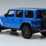 Jeep Wrangler Rubicon 392 Blau GT Spirit 1:18 - image 5 of 6