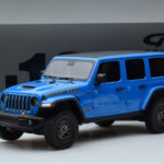 Jeep Wrangler Rubicon 392 Blau GT Spirit 1:18 - image 6 of 6