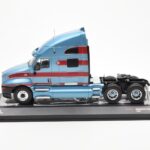 Kenworth T2000 Hellblau Rot IXO 1:43 TR180