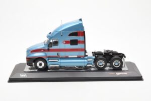Kenworth T2000 Hellblau Rot IXO 1:43 TR180