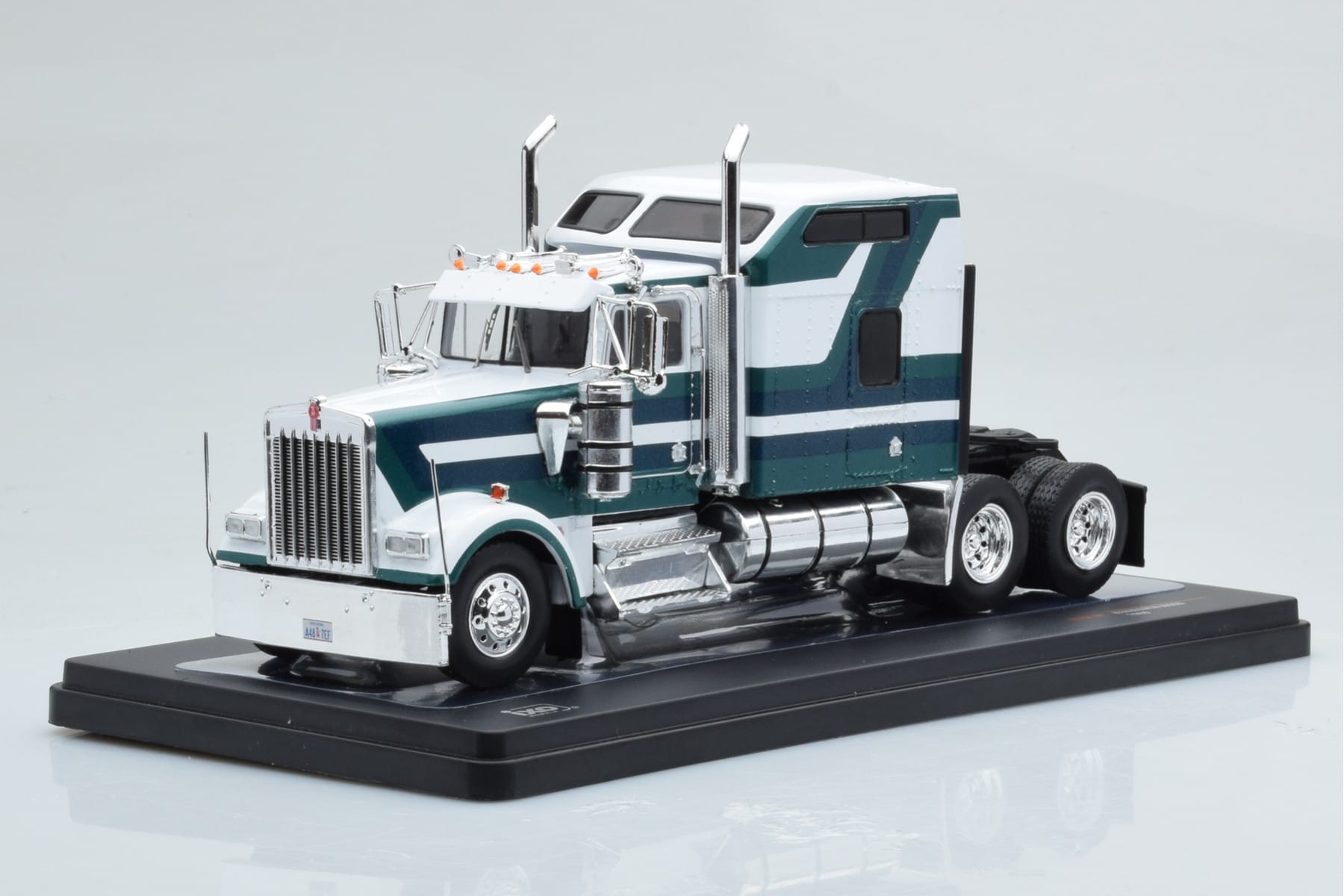Kenworth W900 Grün Weiß IXO 1:43 TR164 Druckguss