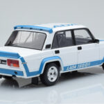 Lada 2105 VFTS Weiß IXO 1:18 - image 2 of 6