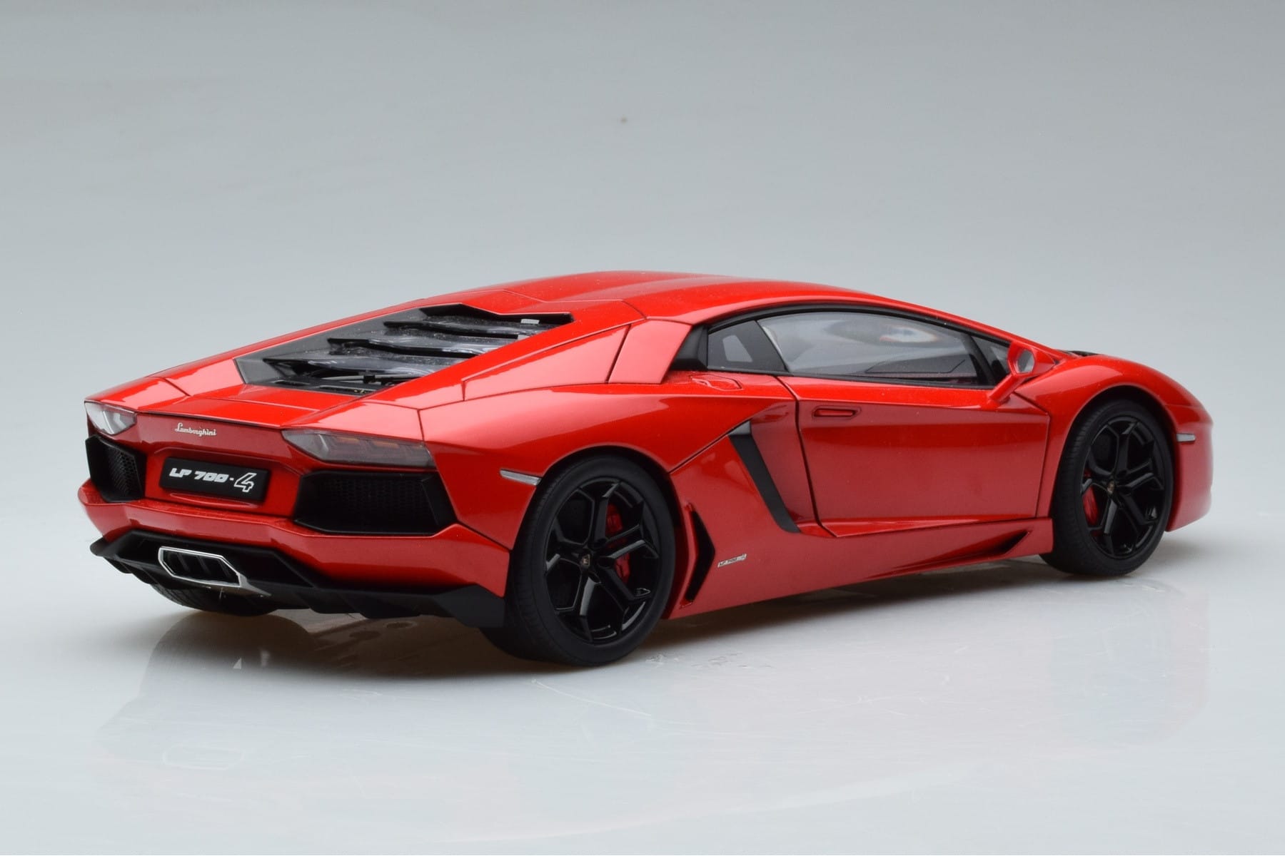 Lamborghini Aventador LP700-4 Andromeda Rot AUTOart 1:18 74669 Druckguss — Bild 3 von 10