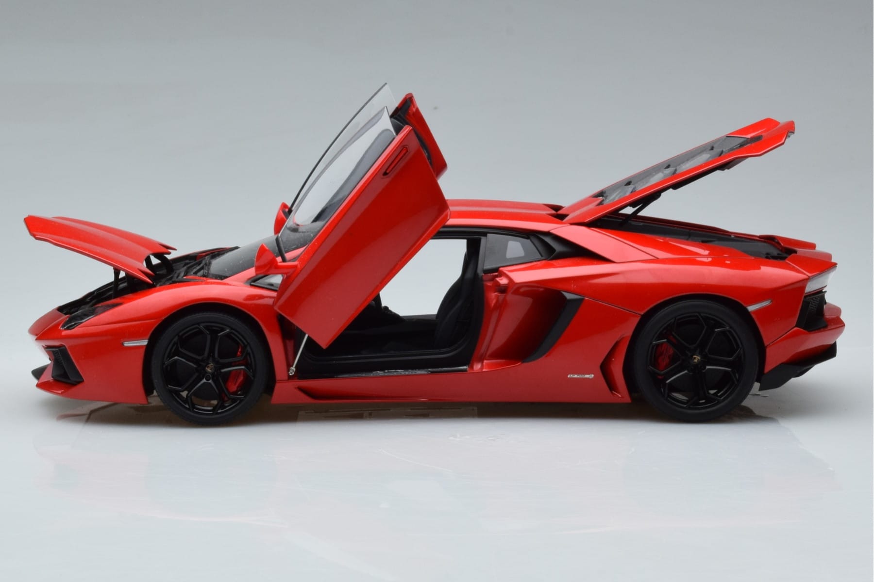 Lamborghini Aventador LP700-4 Andromeda Rot AUTOart 1:18 74669 Druckguss — Bild 4 von 10