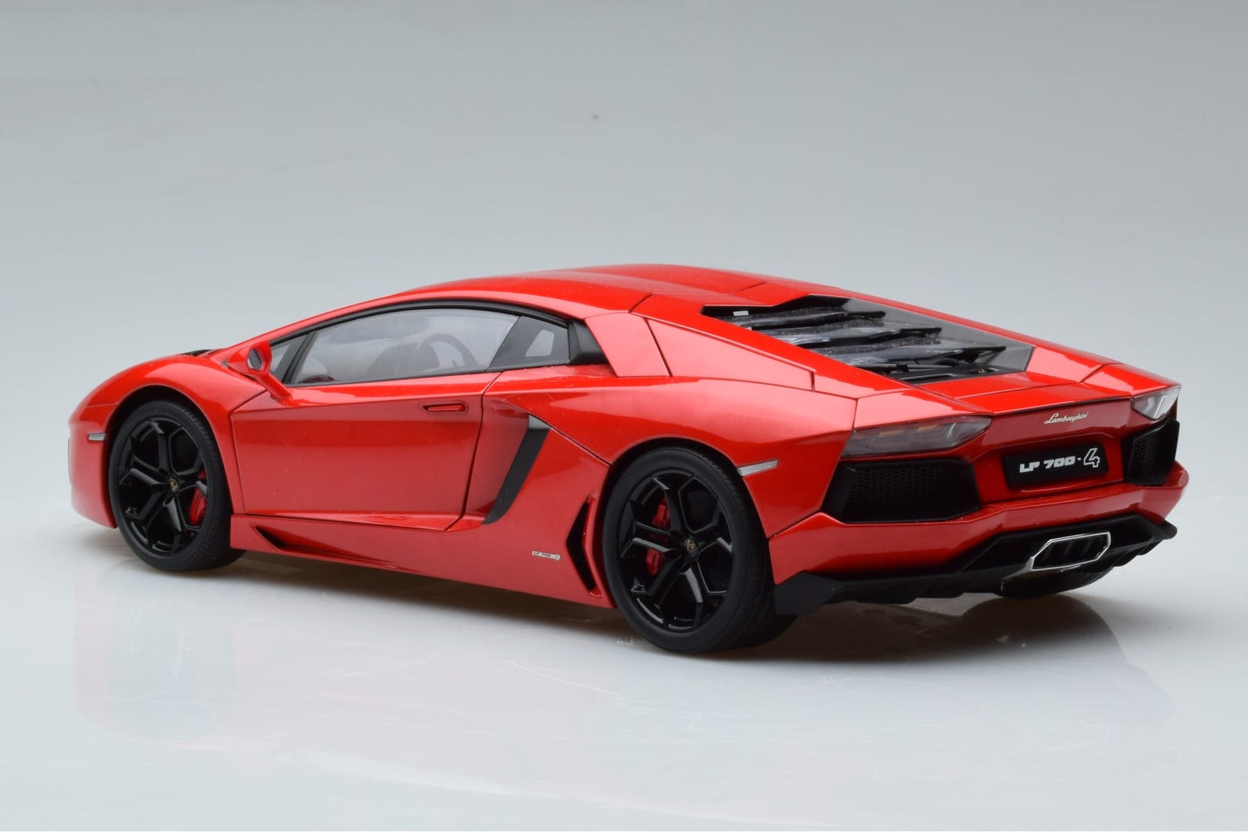 Lamborghini Aventador LP700-4 Andromeda Rot AUTOart 1:18 74669 Druckguss — Bild 7 von 10
