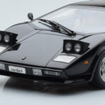 Lamborghini Countach LP5000S Schwarz AUTOart 1:18 - image 8 of 10