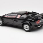 Lamborghini Countach LP 5000 Quattrovalvole Schwarz Kyosho 1:18 08320BK - image 7 of 8