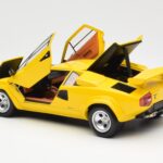 Lamborghini Countach LP 5000 Quattrovalvole Gelb Kyosho 1:18 08320Y - image 5 of 8