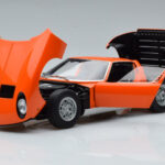 Lamborghini Miura SV Orange AUTOart 1:18 - image 2 of 8