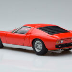 Lamborghini Miura SV Rot AUTOart 1:18 - image 7 of 8