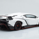 Lamborghini Veneno Weiß AUTOart 1:18 - image 4 of 8