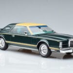 Lincoln Continental Mark V Dunkelgrün MCG 1:18 MCG18404 Druckguss - image 4 of 6