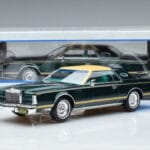 Lincoln Continental Mark V Dunkelgrün MCG 1:18 MCG18404 Druckguss - image 6 of 6