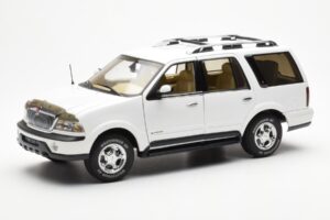 Lincoln Navigator Weiß AUTOart 1:18
