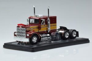Marmon CHDT Rot-Gold IXO 1:43