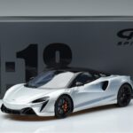 McLaren Artura Silber GT Spirit 1:18 GT873 Resin - image 6 of 6