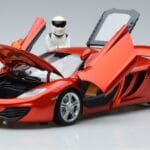 McLaren MP4-12C Mit Stig Top Gear Figur Minichamps 1:18 519101330 Druckguss - image 2 of 7