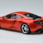 McLaren MP4-12C Mit Stig Top Gear Figur Minichamps 1:18 519101330 Druckguss - image 6 of 7