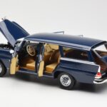 Mercedes 200 Universal W115 Blau Norev 1:18 183599 - image 5 of 8