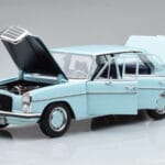 Mercedes 200 W115 Norev 1:18 183777 Druckguss - image 2 of 7