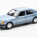 Mercedes 230E W124 Hellblau Metallic Norev 1:18
