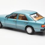 Mercedes 230E W124 Beryl Metallic Händler Edition Norev 1:18 B66040698 - image 7 of 8