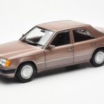 Mercedes 230E W124 Rosewood Metallic Händler Edition Norev 1:18 B66040697
