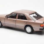 Mercedes 230E W124 Rosewood Metallic Händler Edition Norev 1:18 B66040697 - image 7 of 8