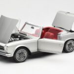 Mercedes 280 SL W113 Pagode Silber Schuco 1:18 450035000 - image 2 of 8