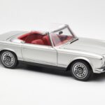 Mercedes 280 SL W113 Pagode Silber Schuco 1:18 450035000 - image 6 of 8