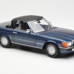 Mercedes 300 SL R107 Nautikblau Norev 1:18 183466 - image 6 of 8