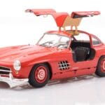 Mercedes 300 SL W198 Gullwing Rot Minichamps 1:18 - image 2 of 8