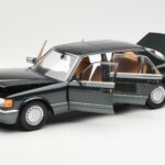 Mercedes 560 SEL W126 Night Grün Metallic Dealer Edition Norev 1:18 B66040626 - image 2 of 8
