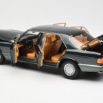 Mercedes 560 SEL W126 Night Grün Metallic Dealer Edition Norev 1:18 B66040626 - image 5 of 8