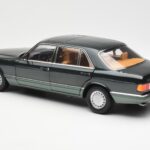 Mercedes 560 SEL W126 Night Grün Metallic Dealer Edition Norev 1:18 B66040626 - image 7 of 8