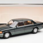 Mercedes 560 SEL W126 Night Grün Metallic Dealer Edition Norev 1:18 B66040626 - image 8 of 8