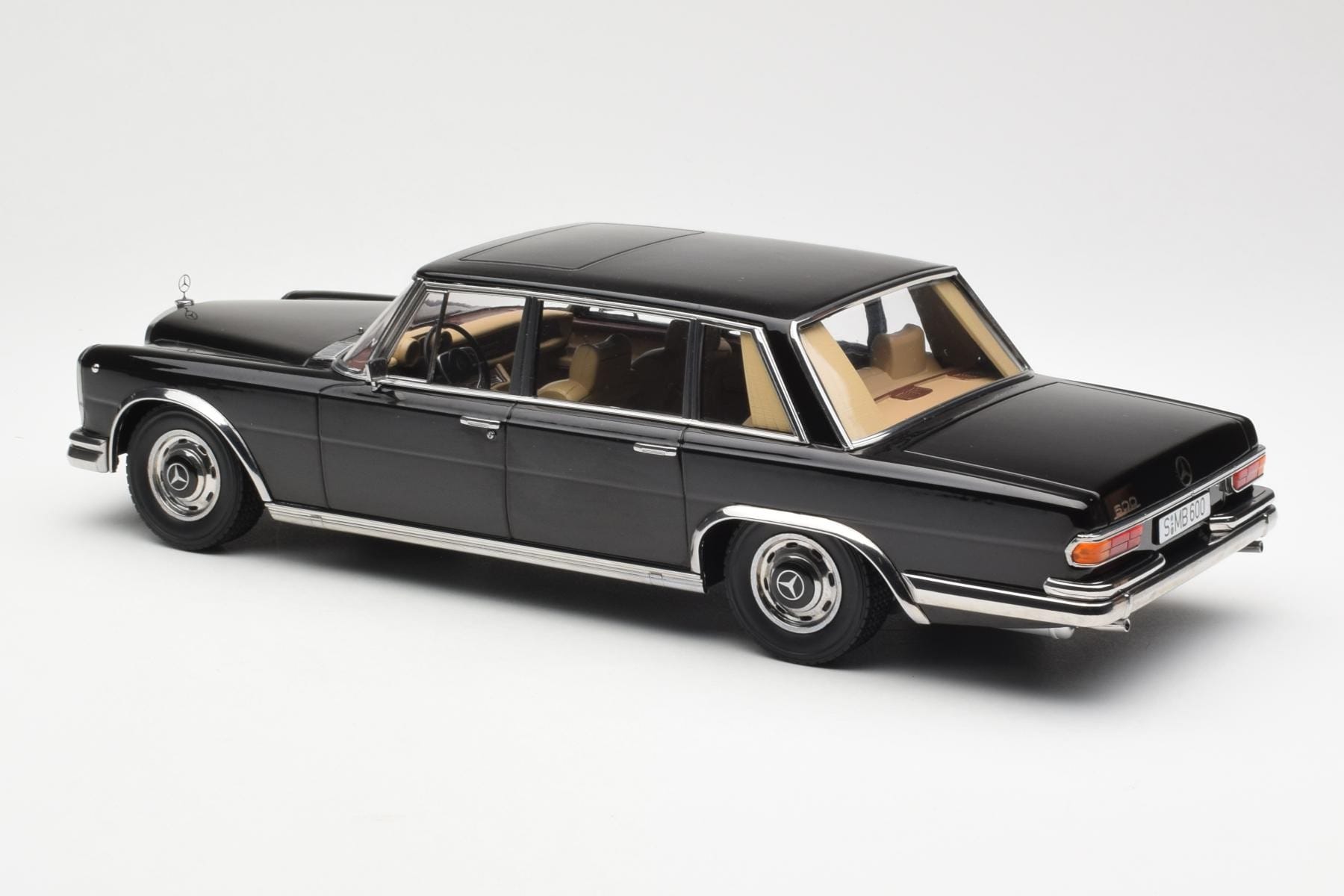 Mercedes 600 SWB W100 Schwarz KK-Scale 1:18 180601 Druckguss — Bild 5 von 6