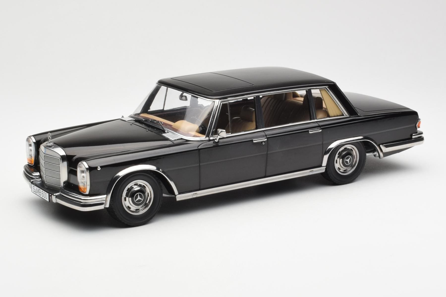 Mercedes 600 SWB W100 Schwarz KK-Scale 1:18 180601 Druckguss