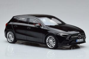 Mercedes A-Class W177 AMG Line Norev 1:18 183861 Druckguss — Bild 5 von 7