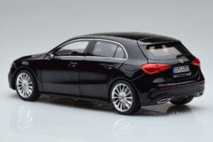 Mercedes A-Class W177 AMG Line Norev 1:18 183861 Druckguss — Bild 6 von 7