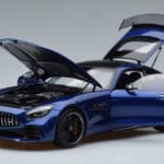 Mercedes AMG GT R C190 Brillantblau AUTOart 1:18 76334 Druckguss - image 2 of 7
