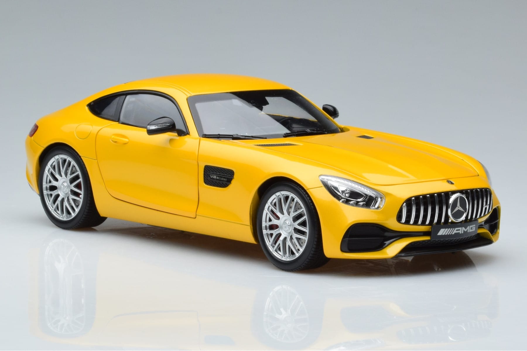 Mercedes AMG GT S Solarbeam Norev 1:18 B66960410 Druckguss — Bild 5 von 7