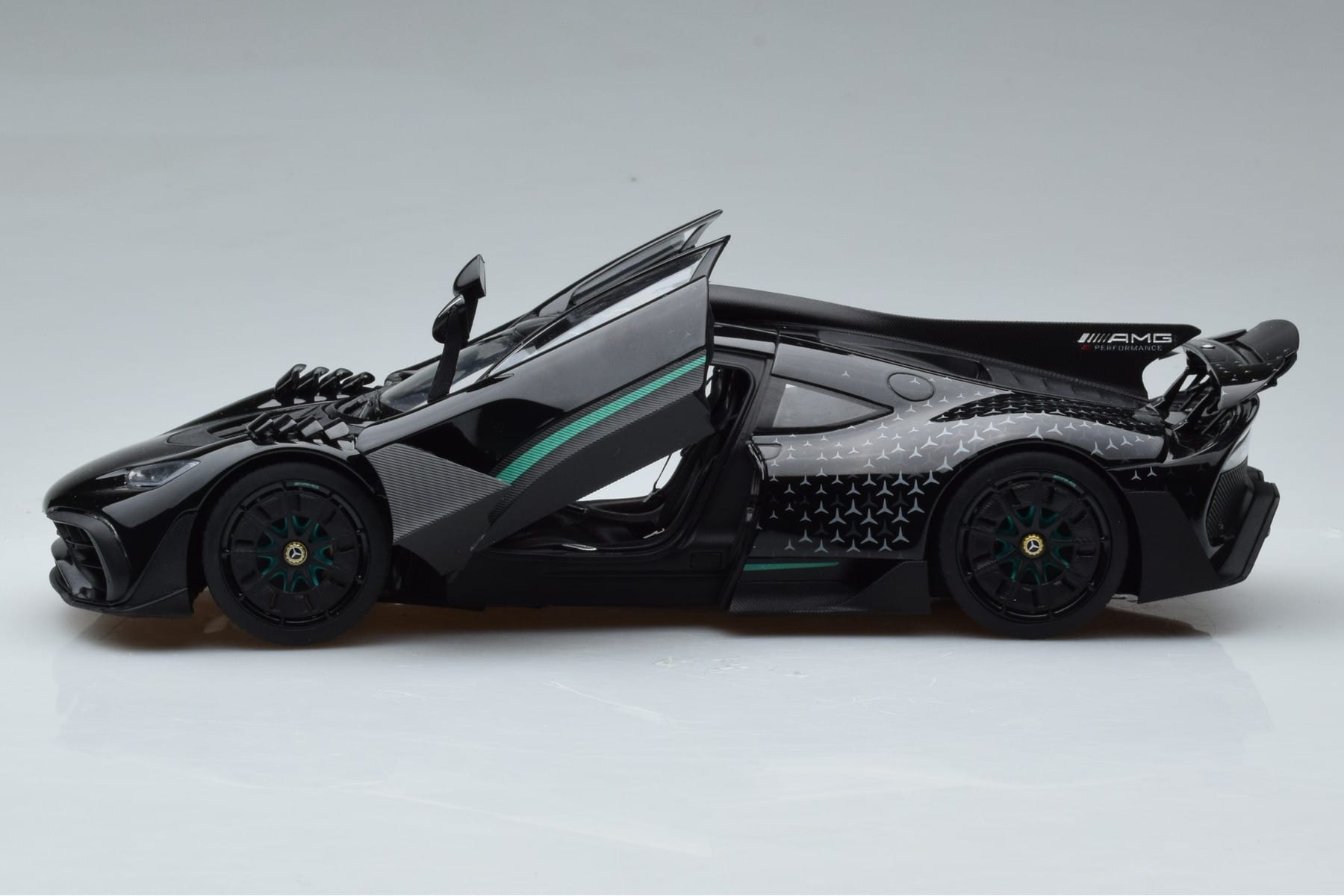 Mercedes AMG One Schwarz NZG 1:18 B66961042 Druckguss — Bild 5 von 9