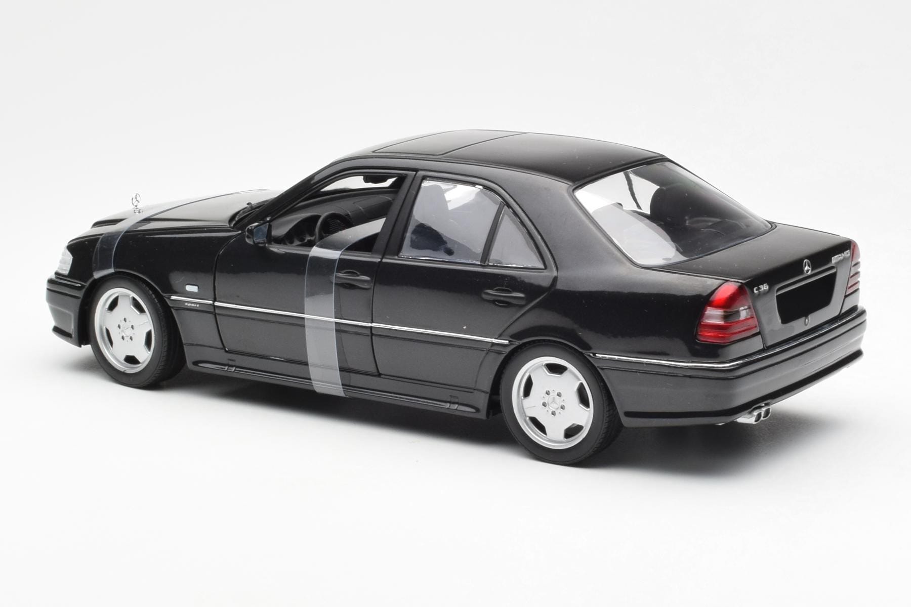 Mercedes C-Class W202 C36 AMG Schwarz Metallic UT Models 1:18 26102 Druckguss — Bild 5 von 6