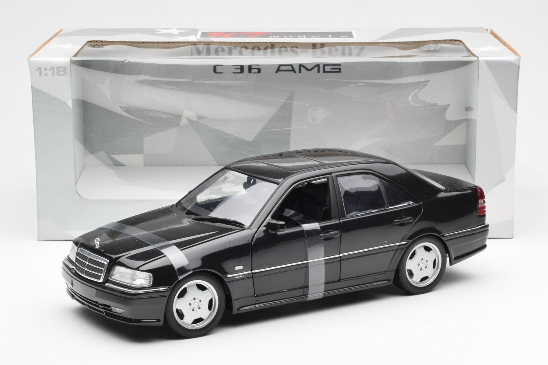 Mercedes C-Class W202 C36 AMG Schwarz Metallic UT Models 1:18 26102 Druckguss — Bild 6 von 6