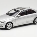 Mercedes C-Class W204 Avantgarde Silber AUTOart 1:18 B66962368